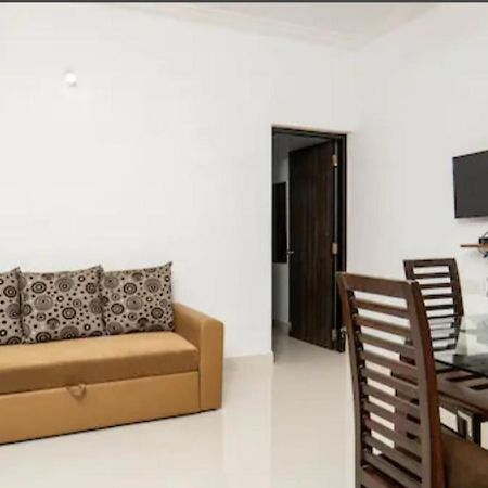 Esha Apartment カラングート 部屋 写真
